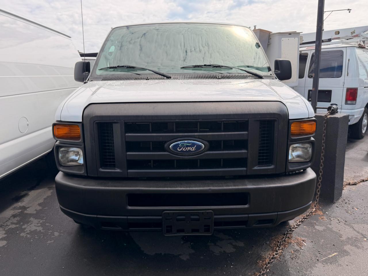 Ford Econoline E-350 XLT Super Duty Extended 2011
