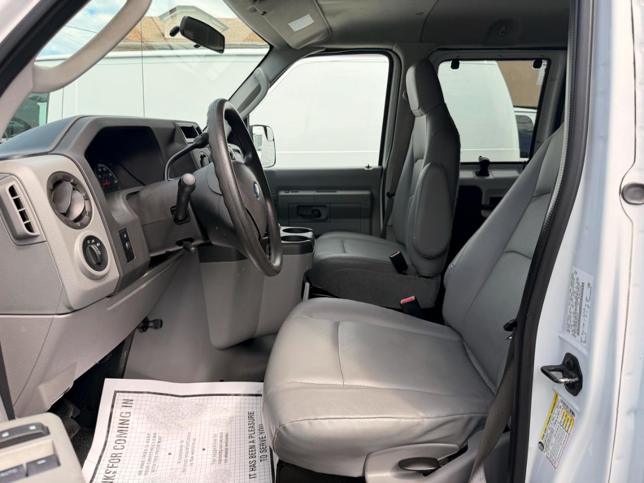 Ford Econoline E-350 XLT Super Duty Extended 2011