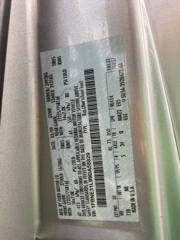Ford Econoline E-350 XL Super Duty 2009
