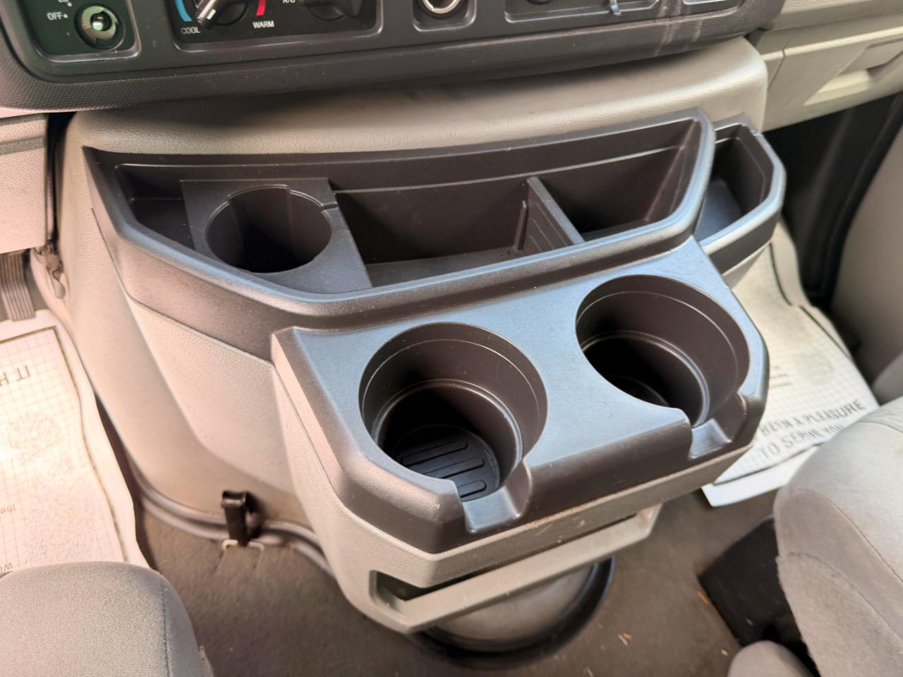 Ford Econoline E-350 XL Super Duty 2009