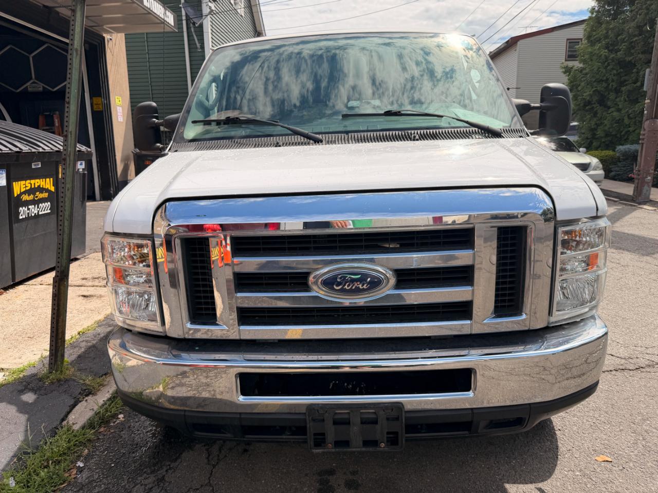 Ford Econoline E-350 Super Duty Extended 2014