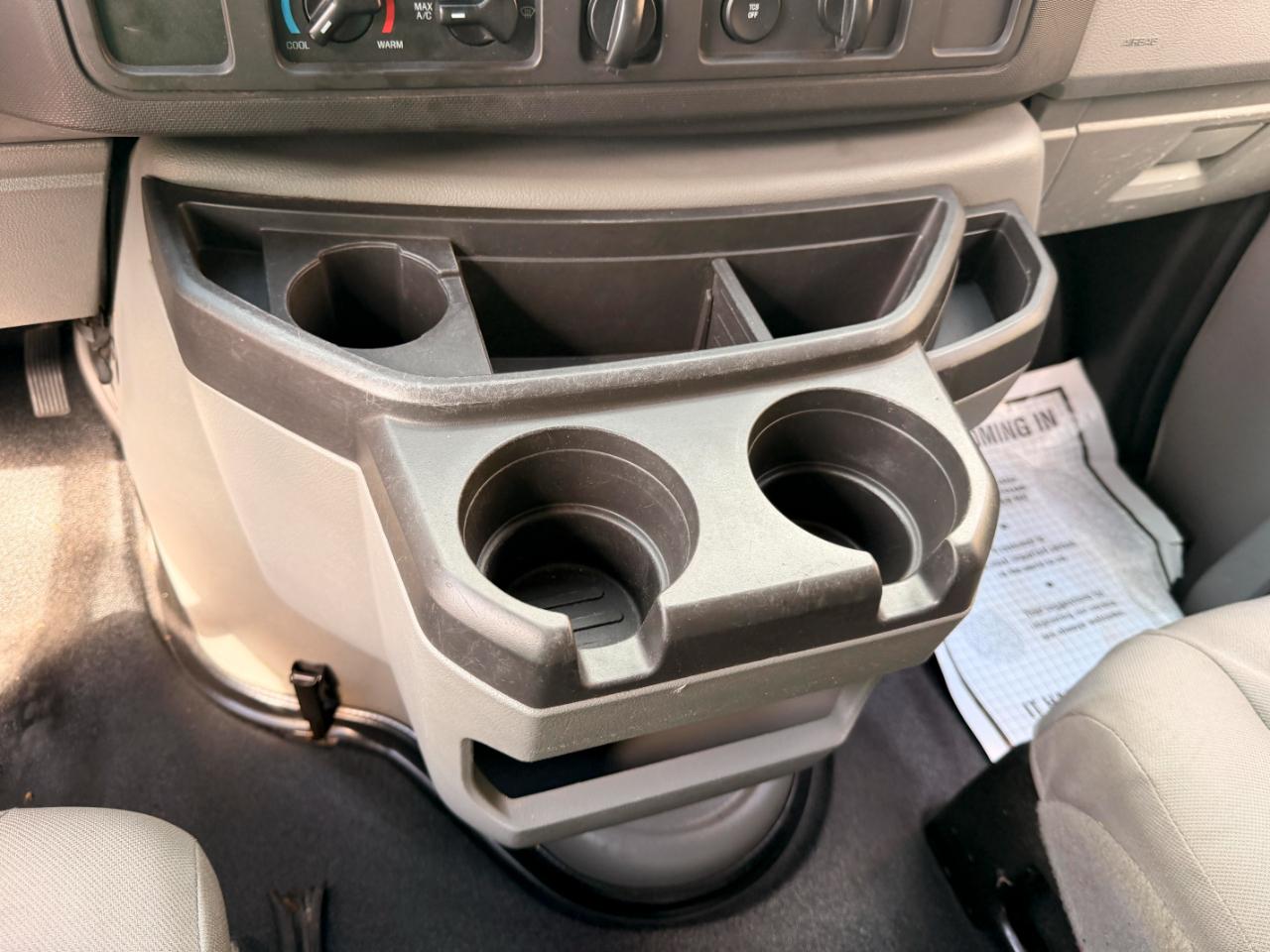 Ford Econoline E-350 Super Duty Extended 2014