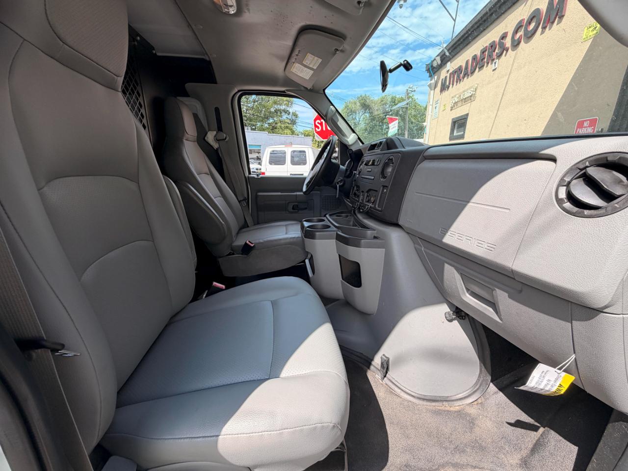 Ford Econoline E-150 2014
