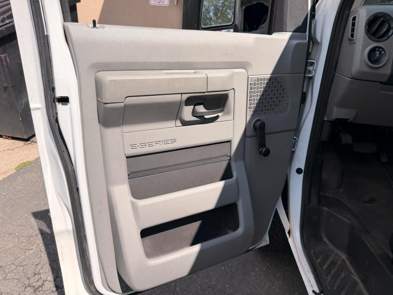 Ford Econoline E-150 2014