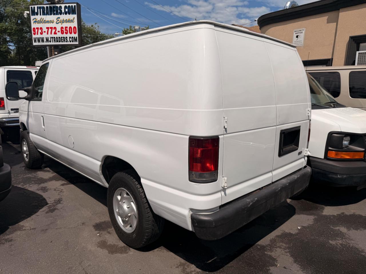 Ford Econoline E-250 2011