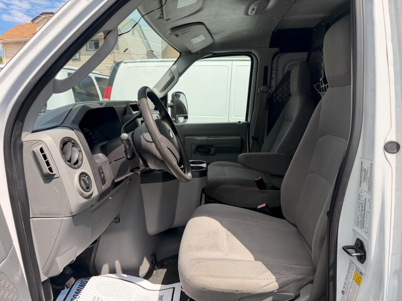 Ford Econoline E-250 2011