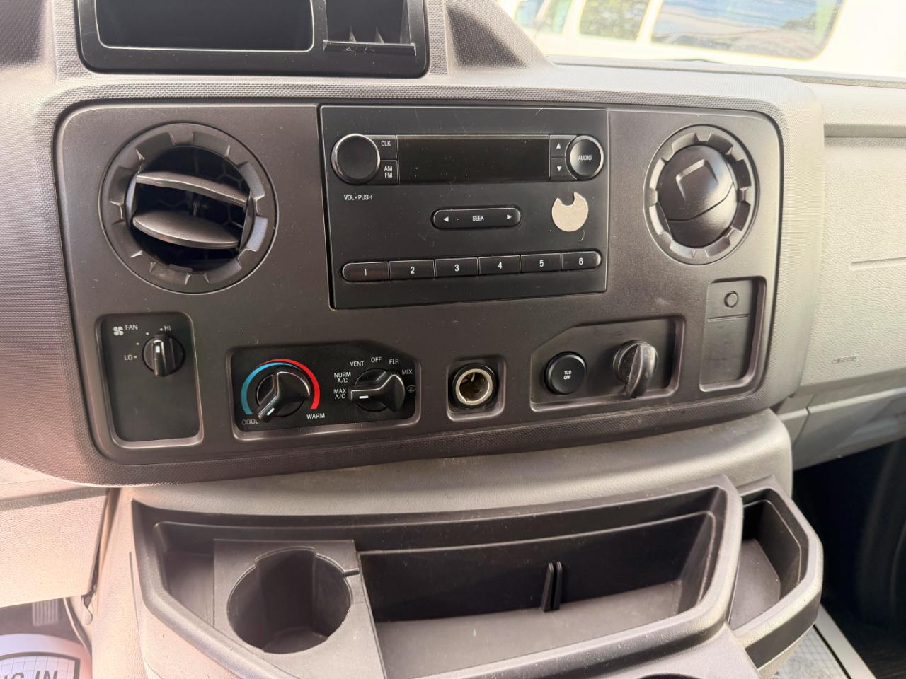 Ford Econoline E-250 2011