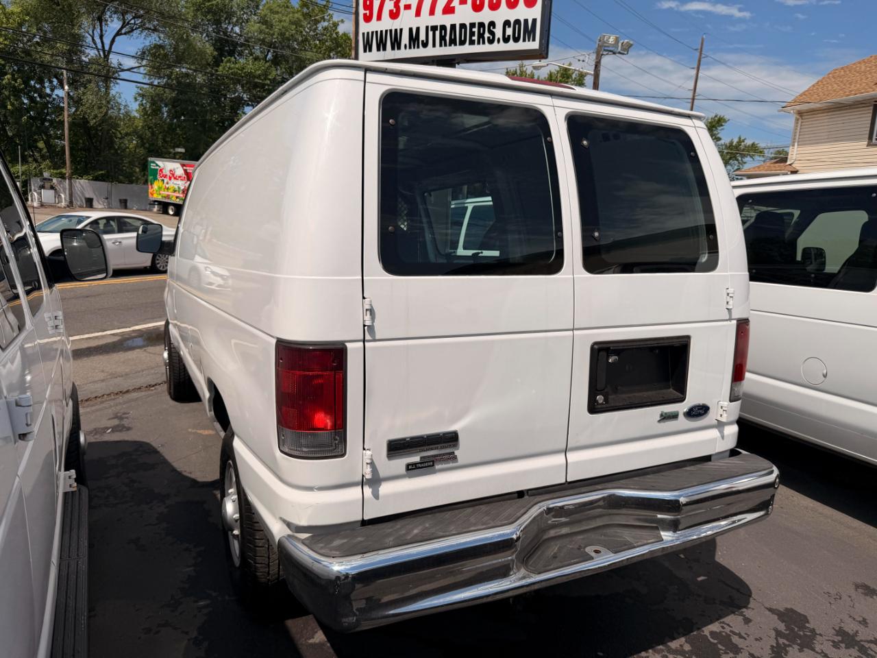 Ford Econoline E-250 2011