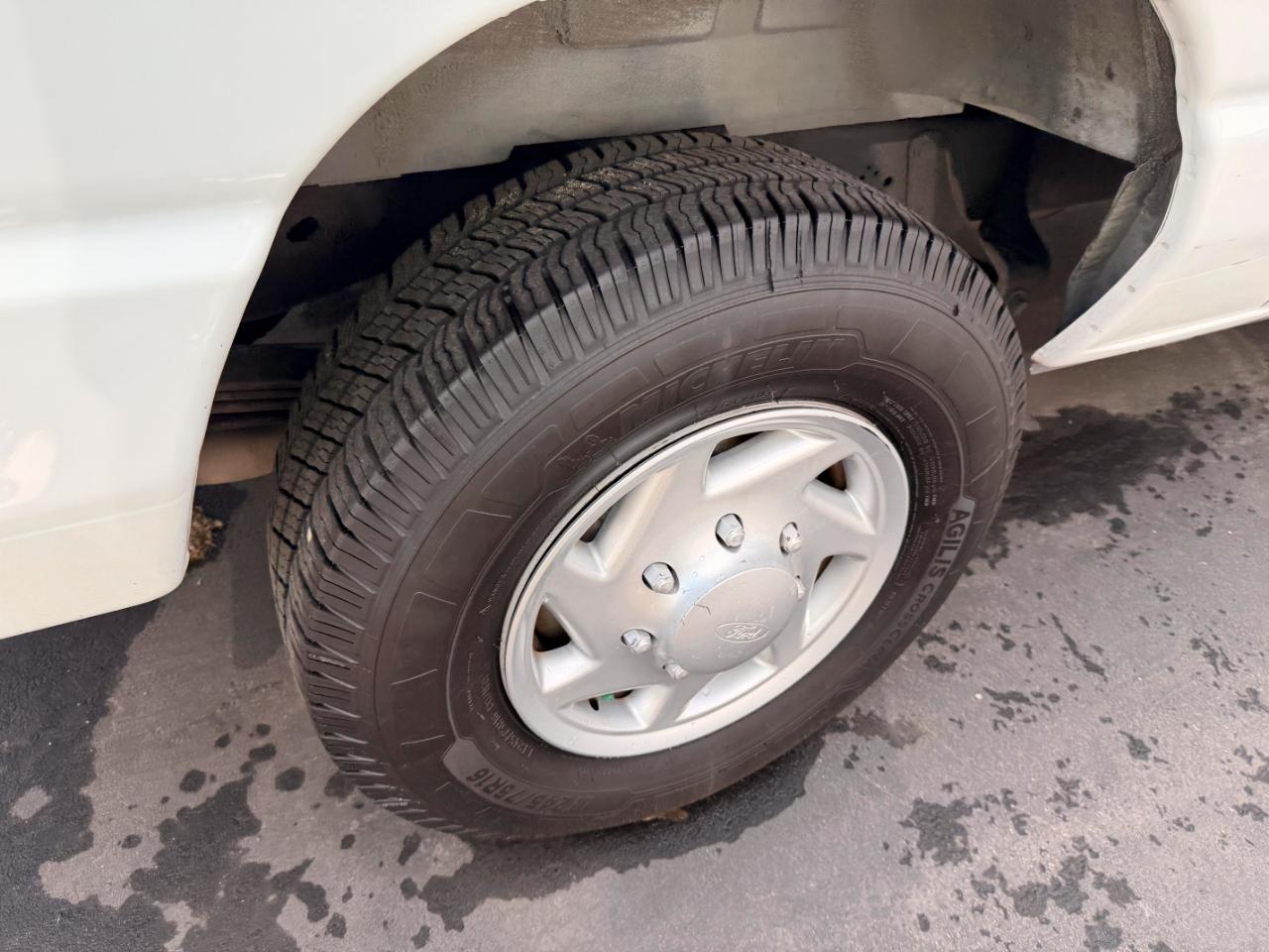 Ford Econoline E-250 2011