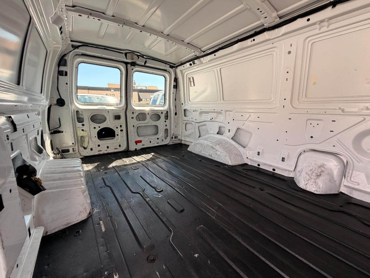 Ford Econoline E-250 2011