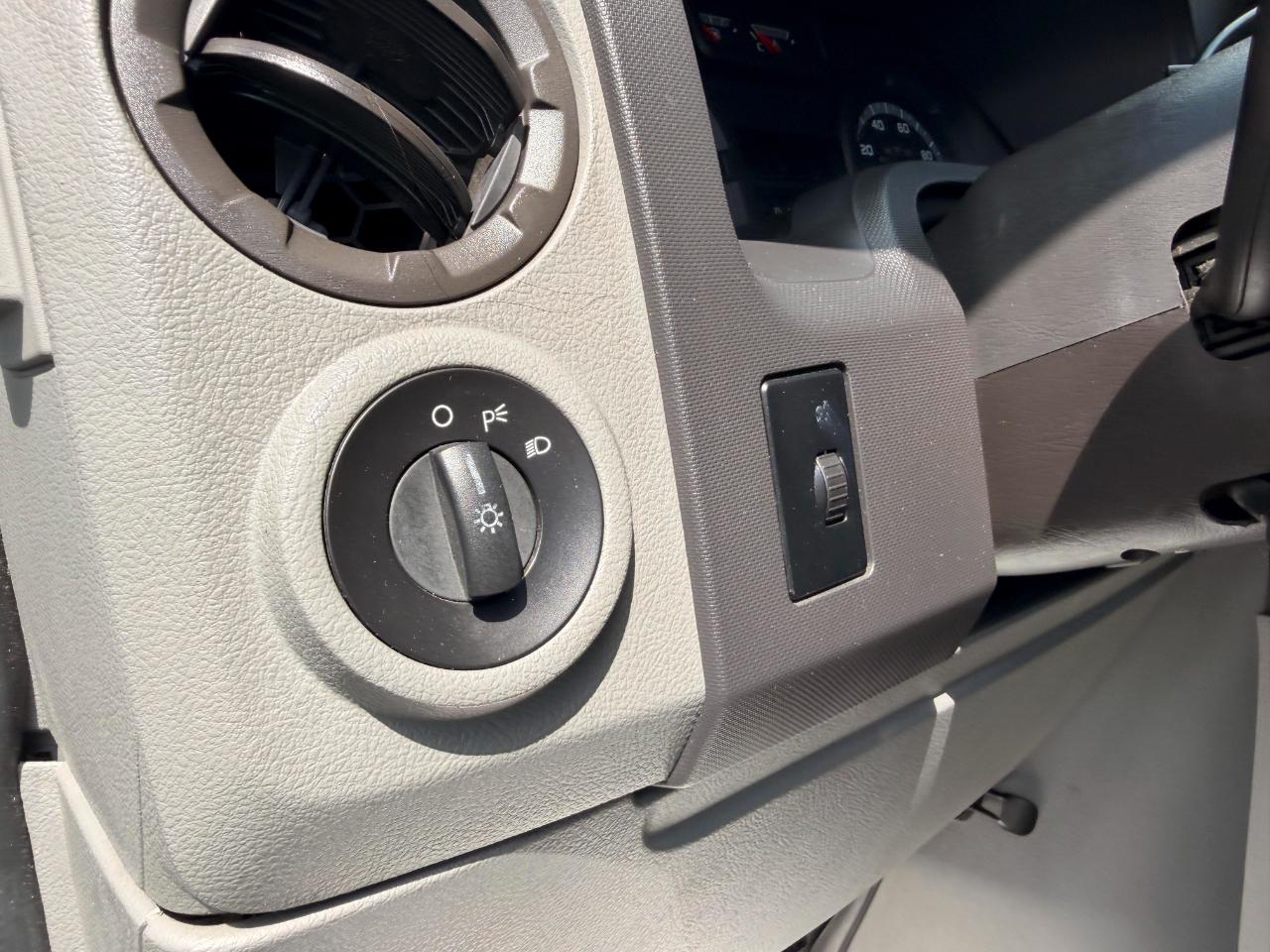 Ford Econoline E-250 2011
