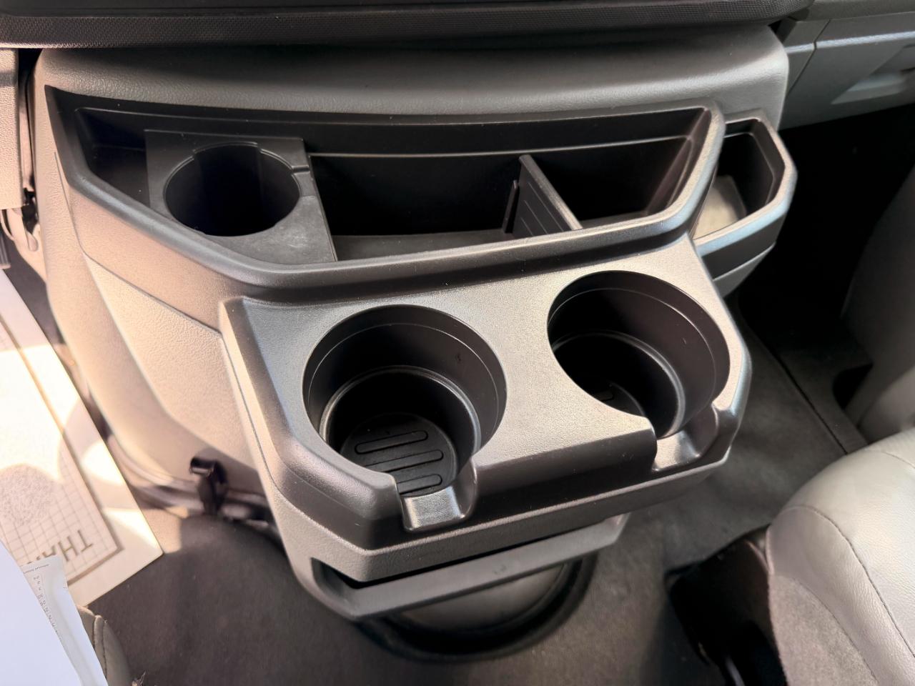 Ford Econoline E-250 2011