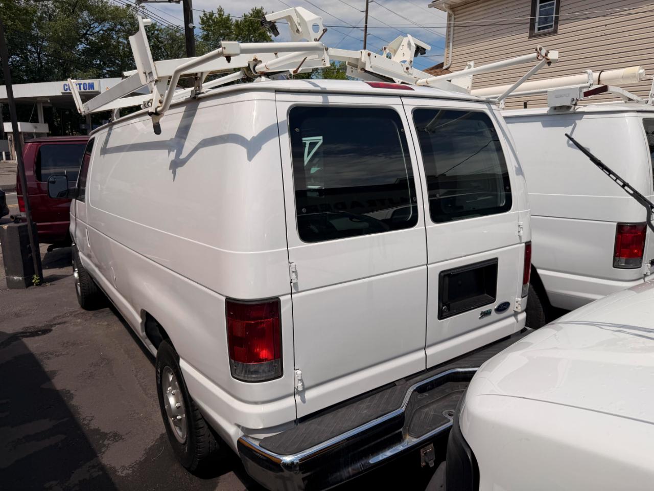 Ford Econoline E-250 2012