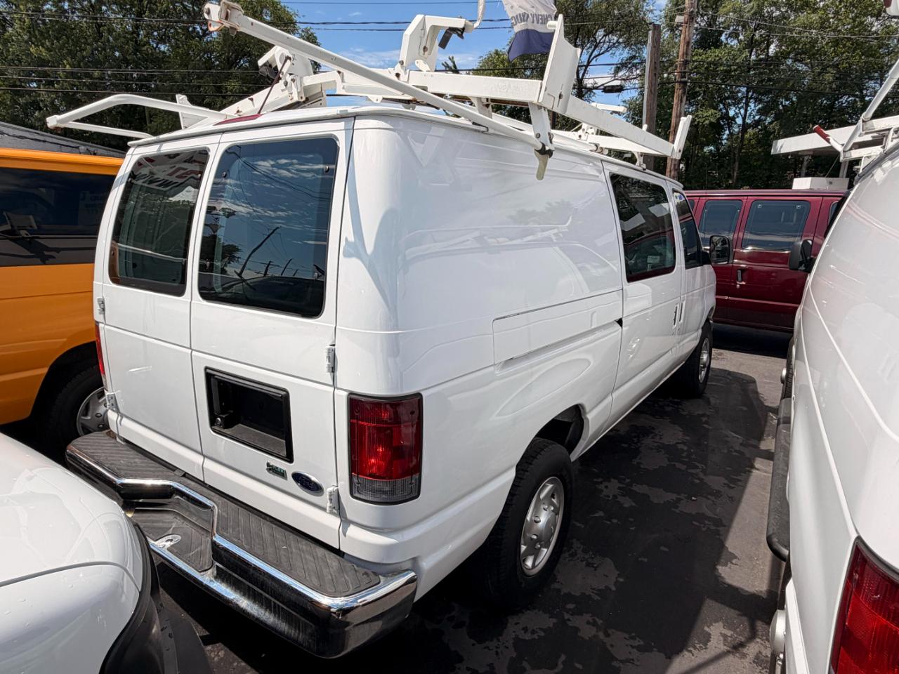 Ford Econoline E-250 2012