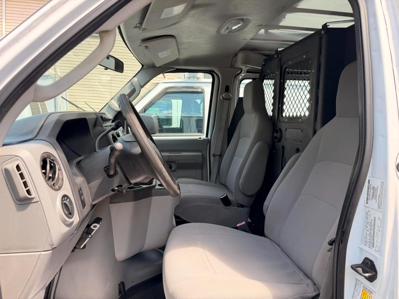 Ford Econoline E-250 2012