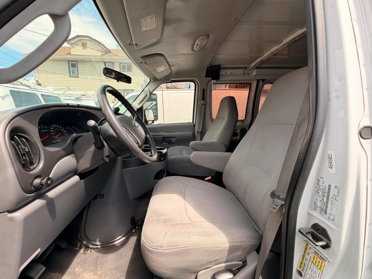 Ford Econoline E-250 2008