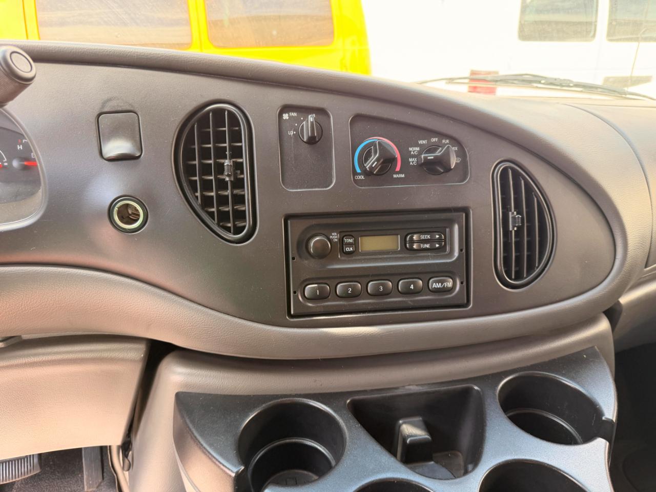 Ford Econoline E-250 2008