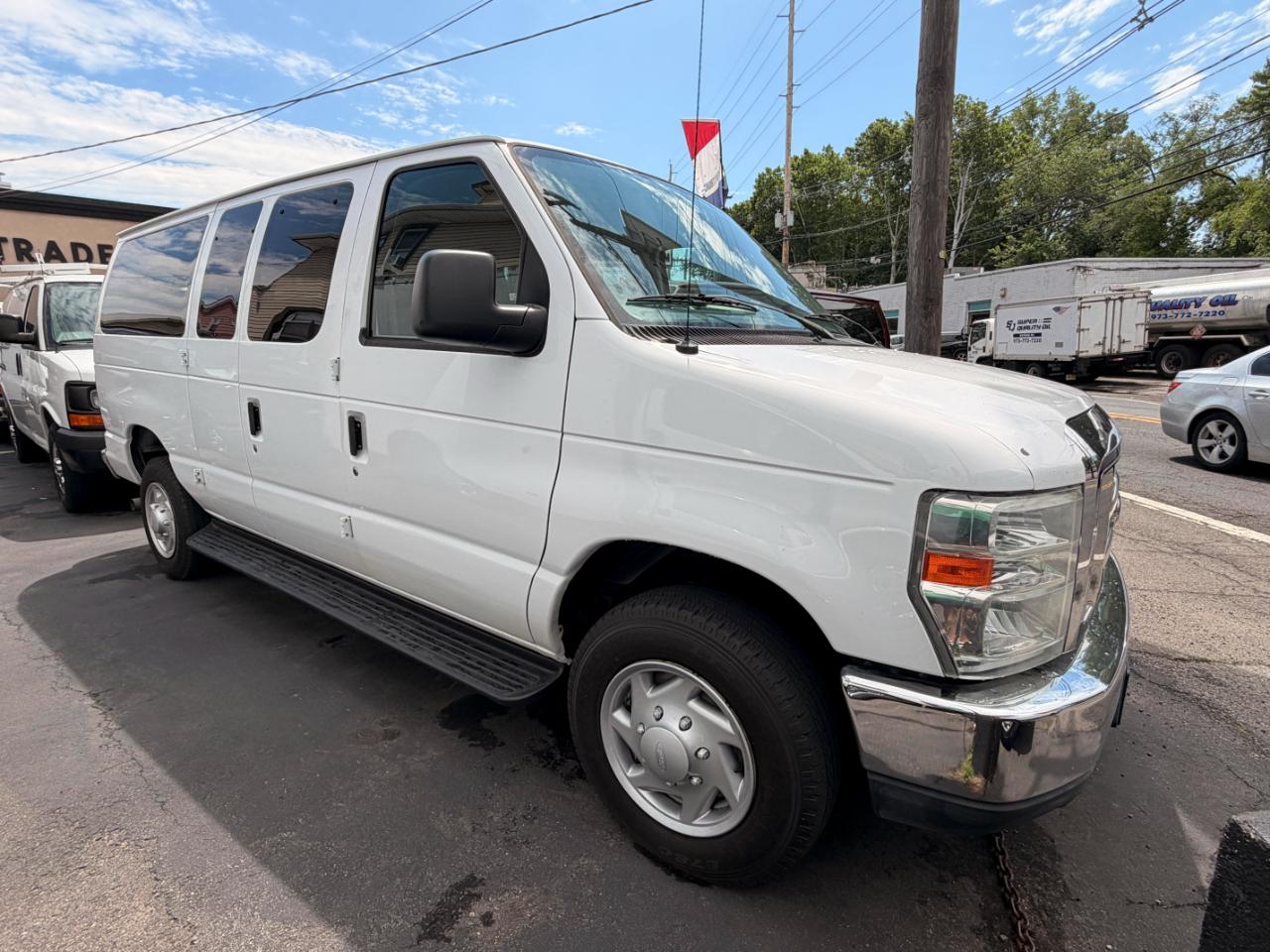 Ford Econoline E-350 XL Super Duty 2013
