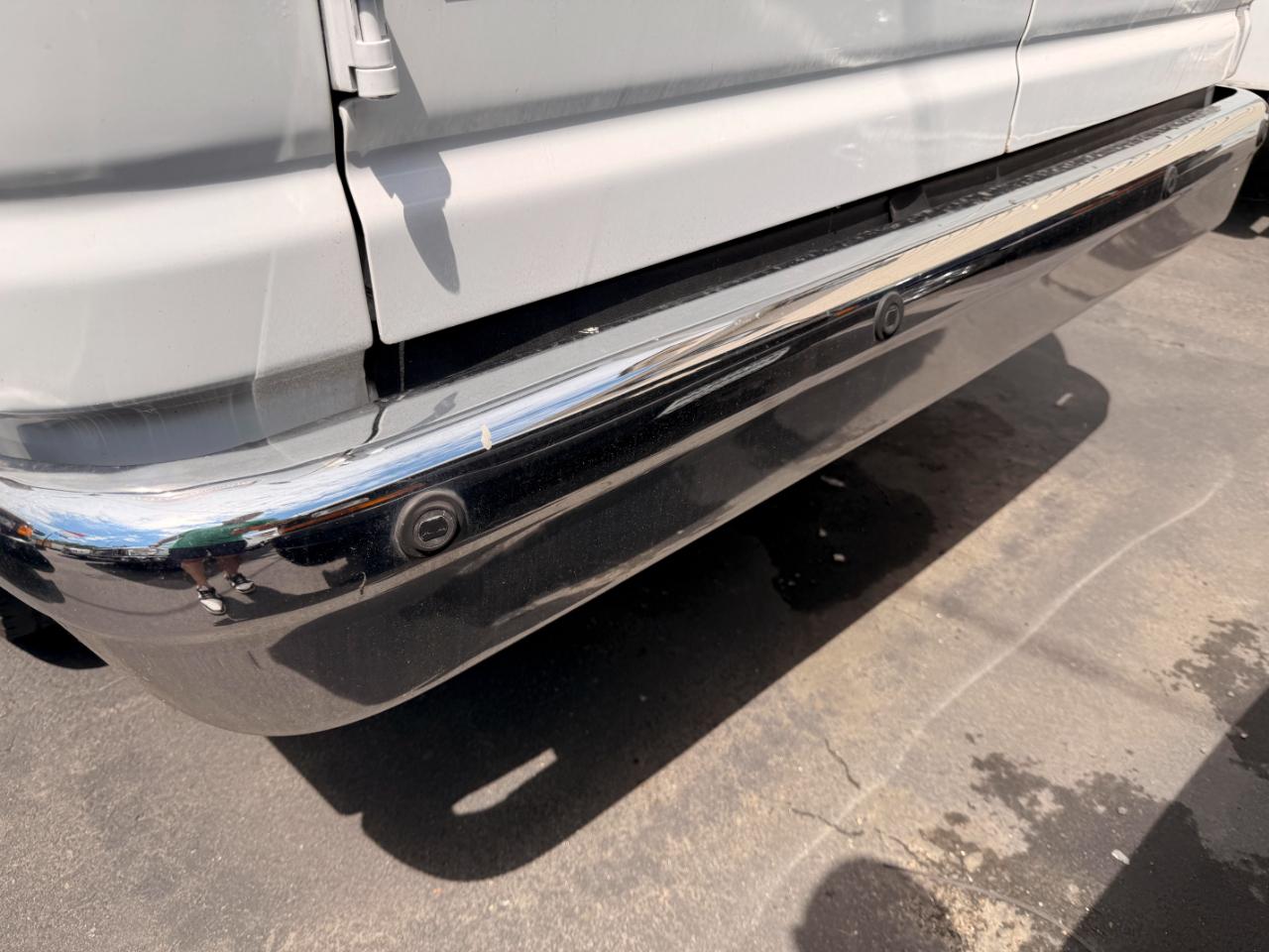 Ford Econoline E-350 XL Super Duty 2013