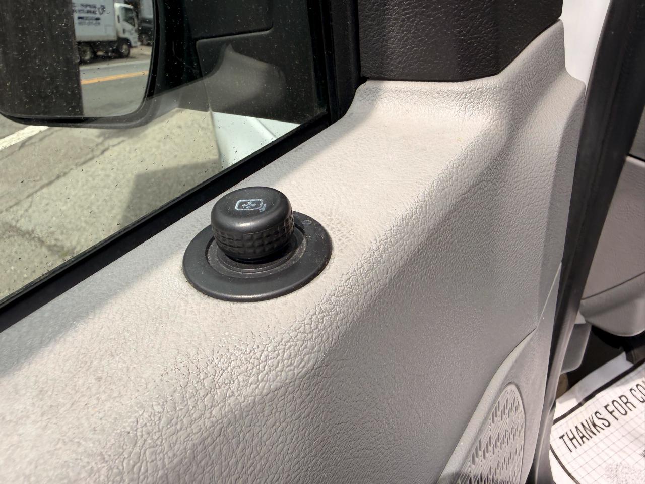 Ford Econoline E-350 XL Super Duty 2013