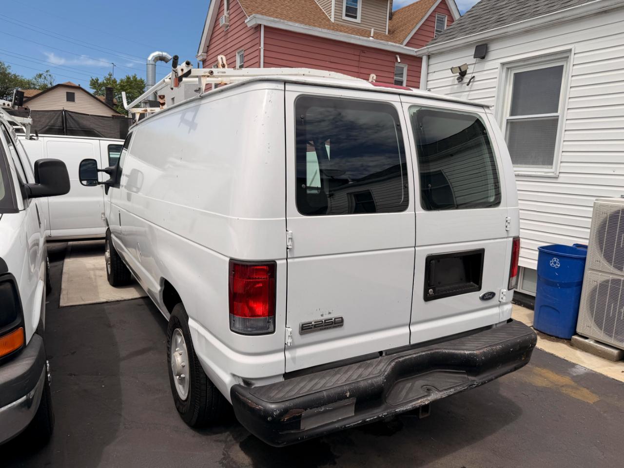 Ford Econoline E-250 2007