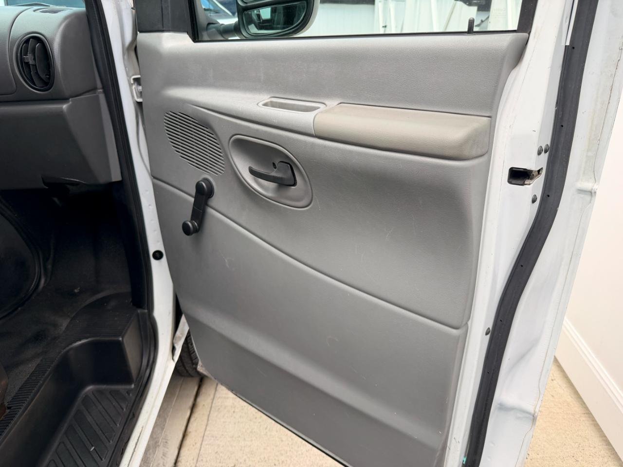 Ford Econoline E-250 2007