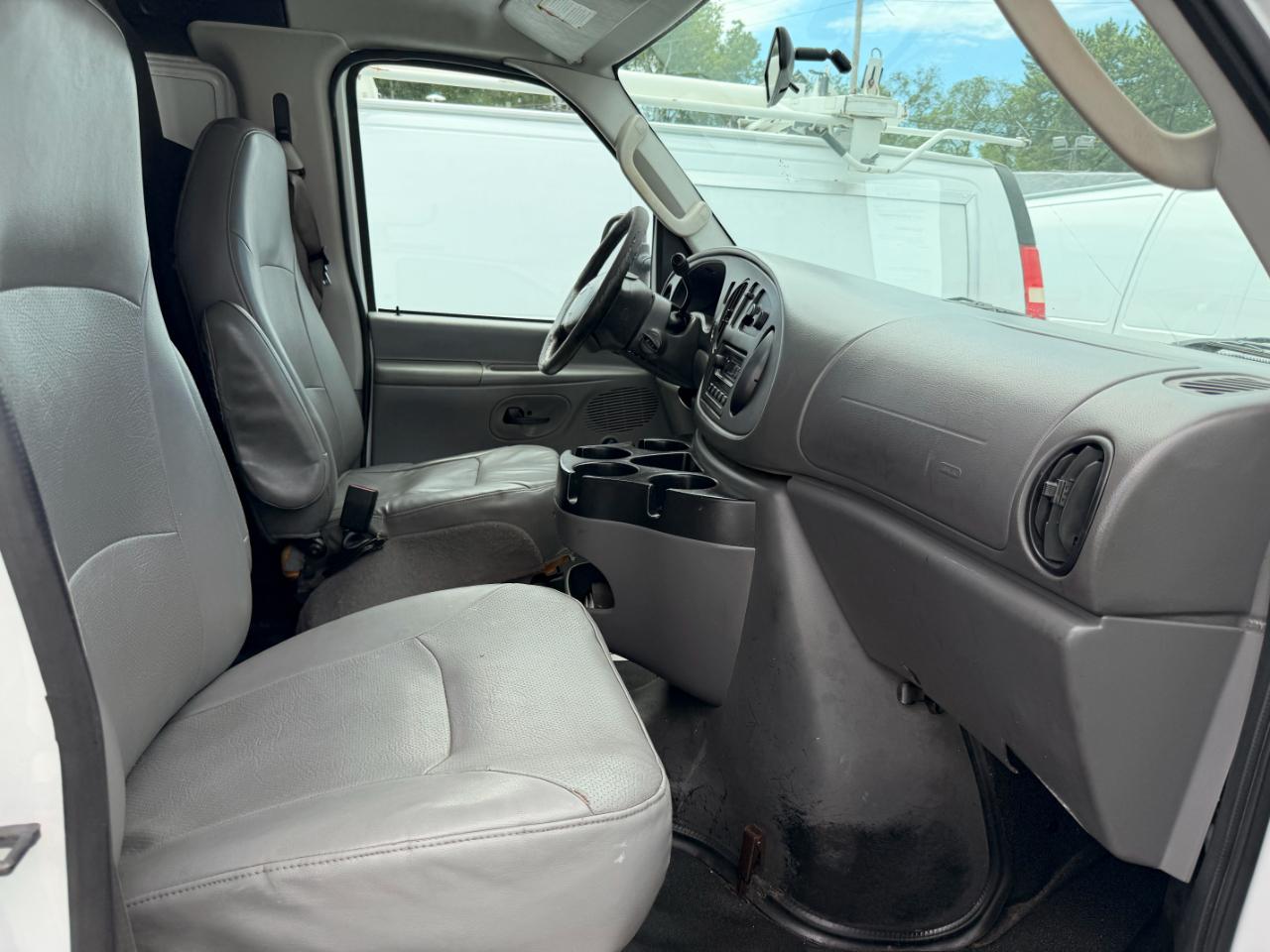 Ford Econoline E-250 2007