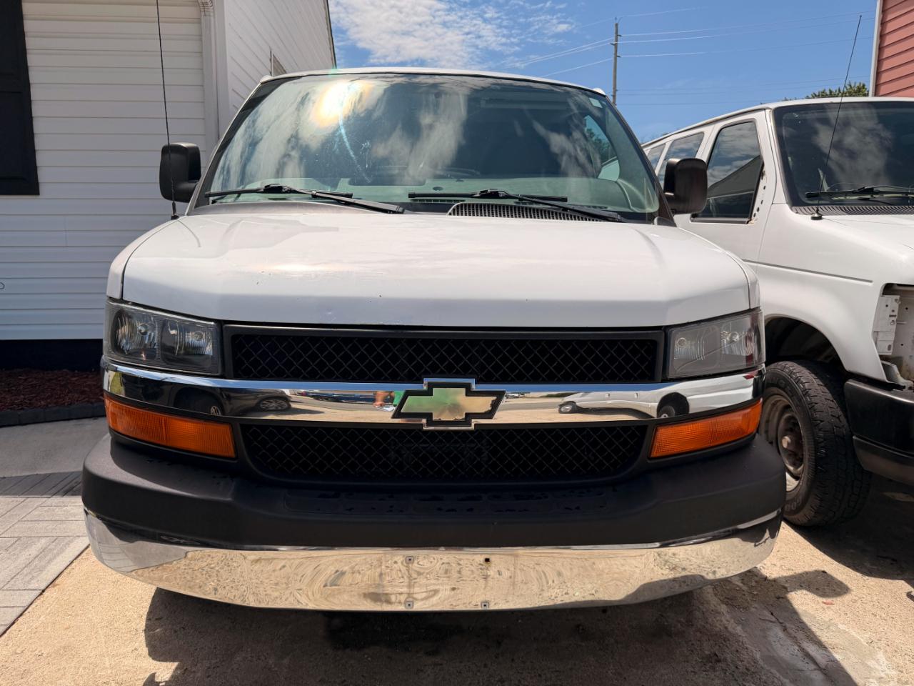 Chevrolet Express LT 3500 2011