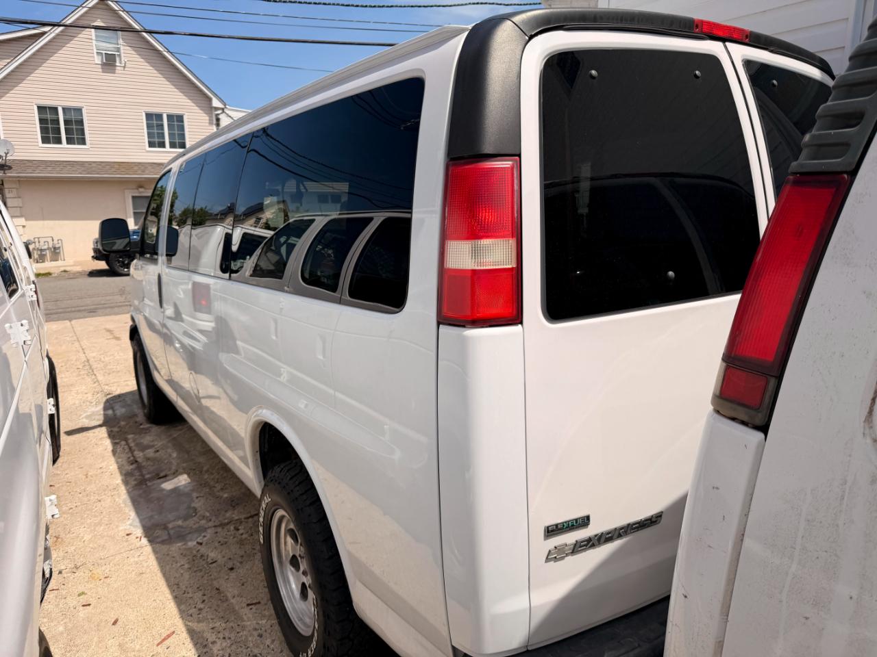 Chevrolet Express LT 3500 2011