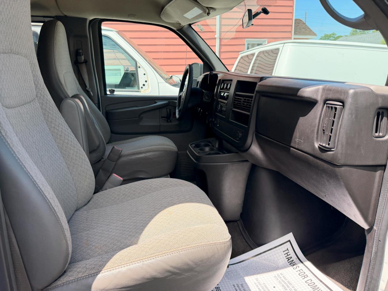 Chevrolet Express LT 3500 2011