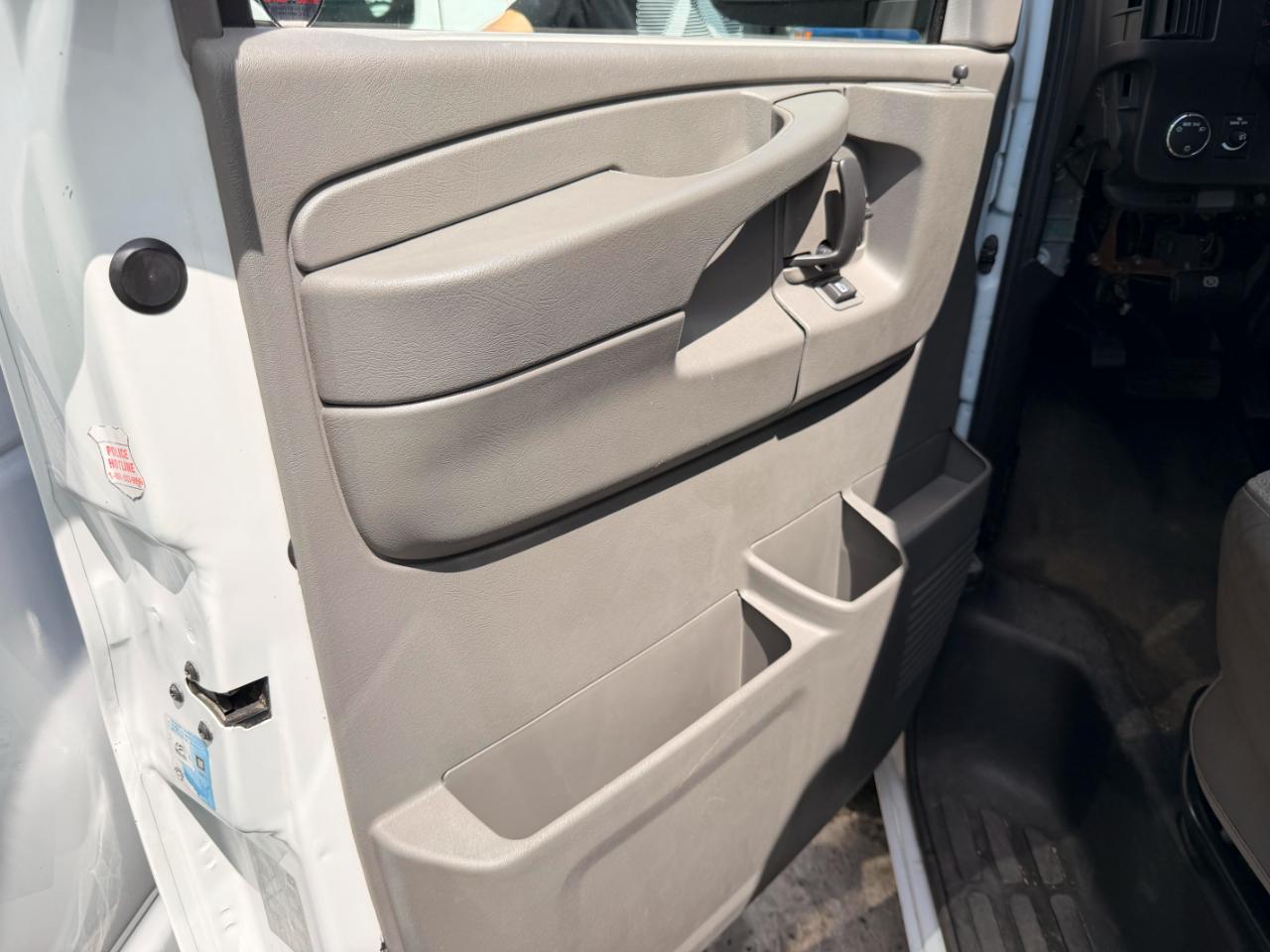 Chevrolet Express LT 3500 2011