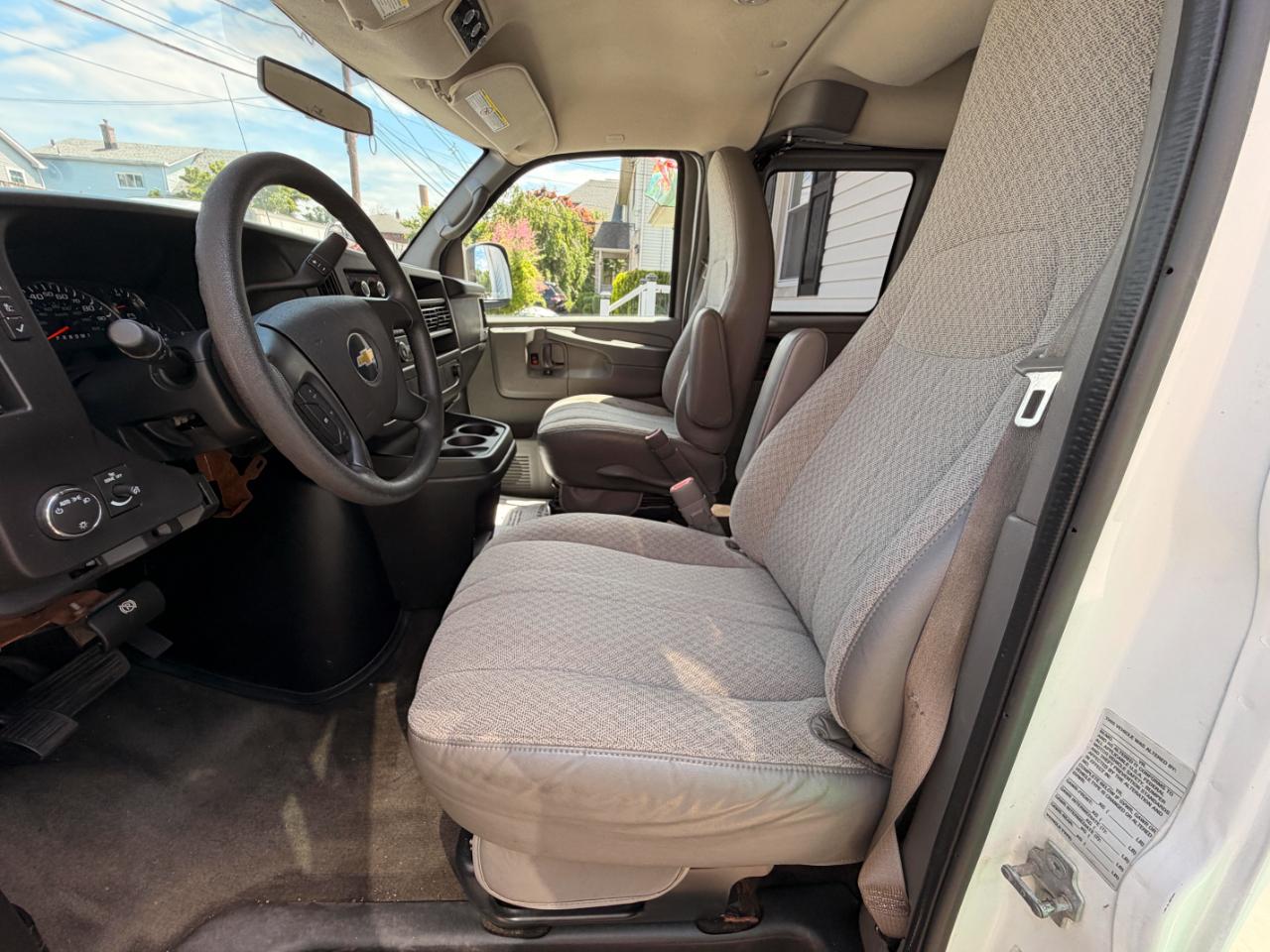 Chevrolet Express LT 3500 2011