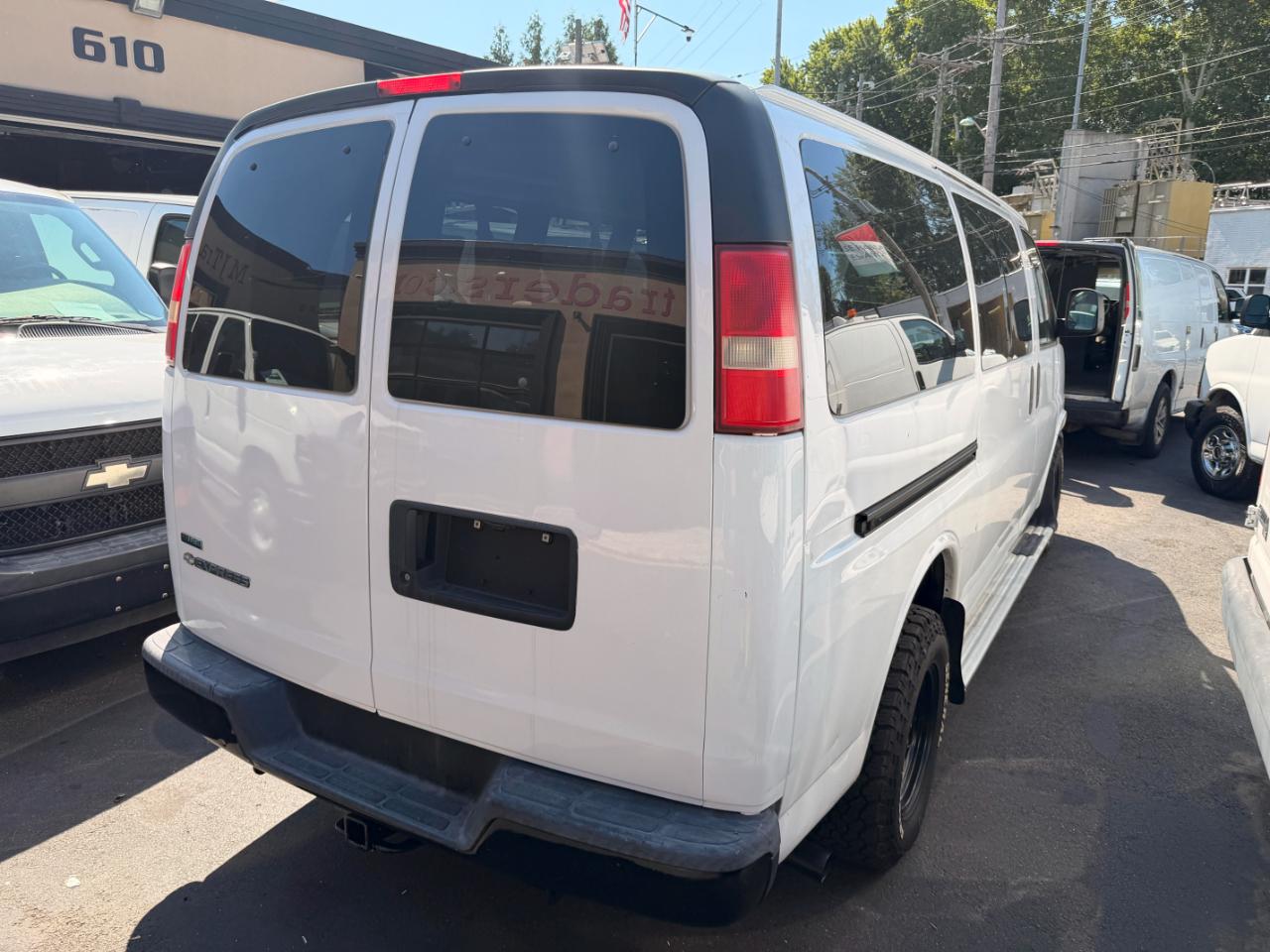 Chevrolet Express LT 3500 2011