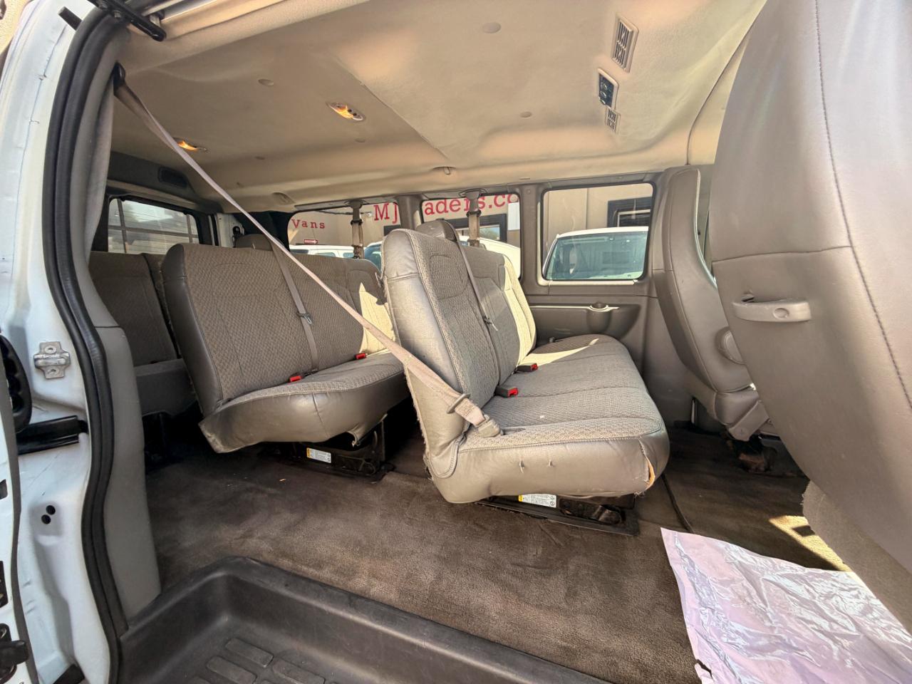Chevrolet Express LT 3500 2011