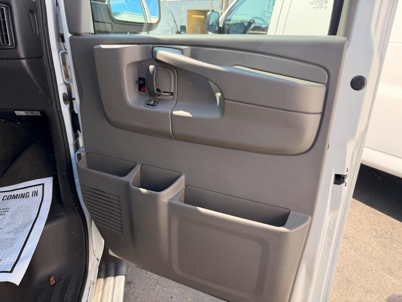 Chevrolet Express LT 3500 2011