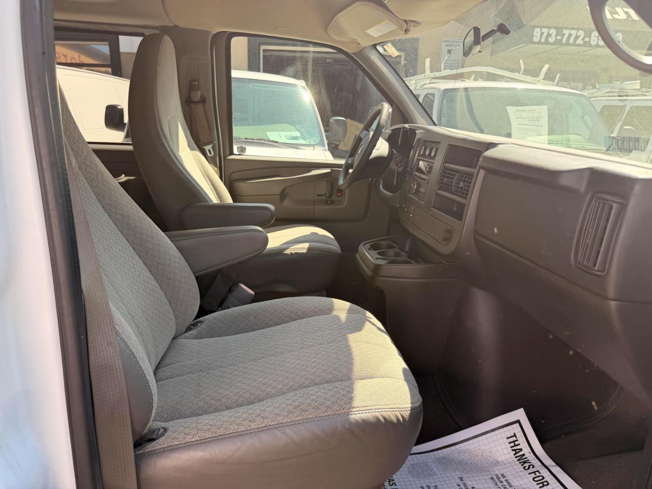 Chevrolet Express LT 3500 2011
