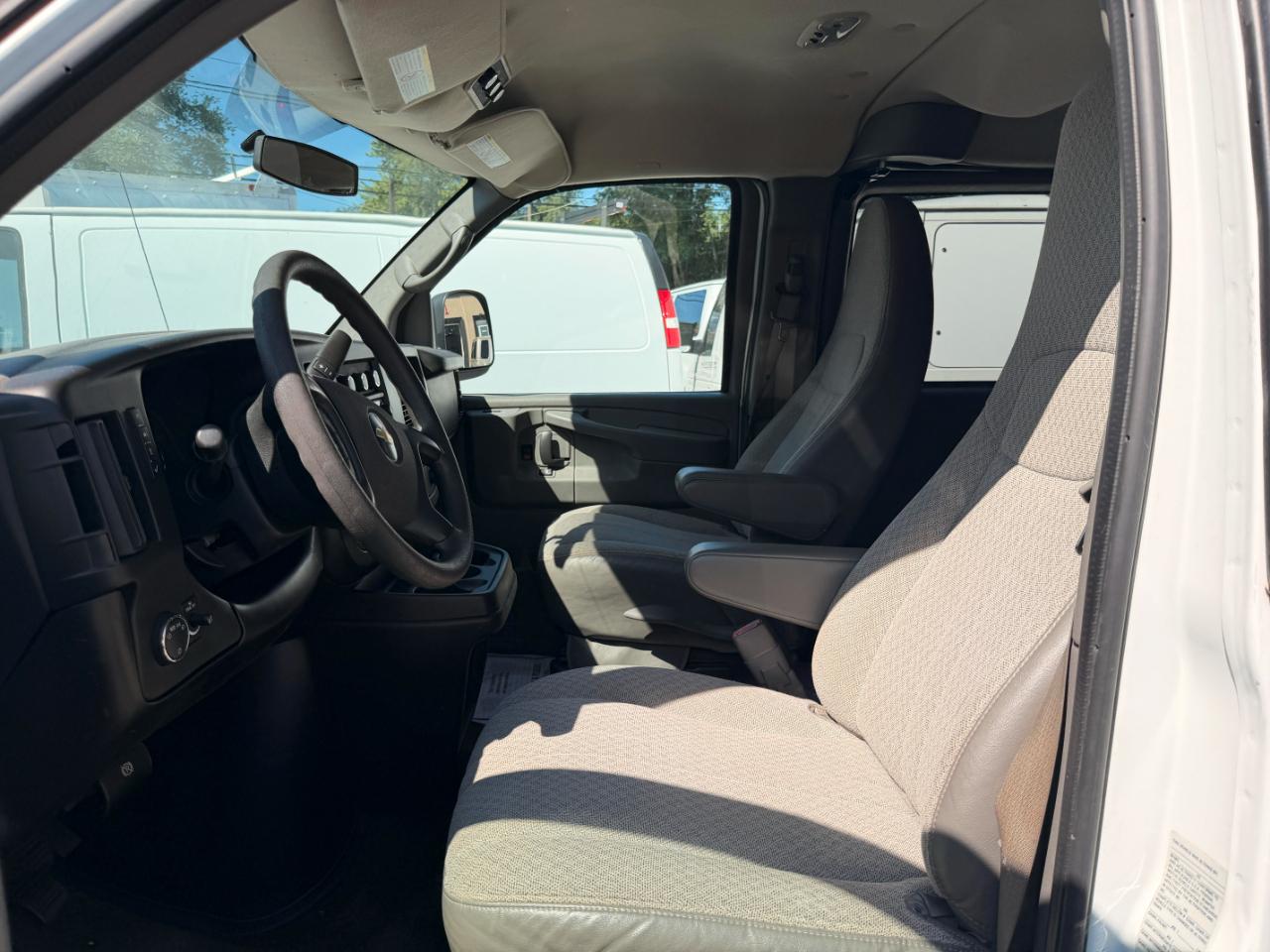 Chevrolet Express LT 3500 2011