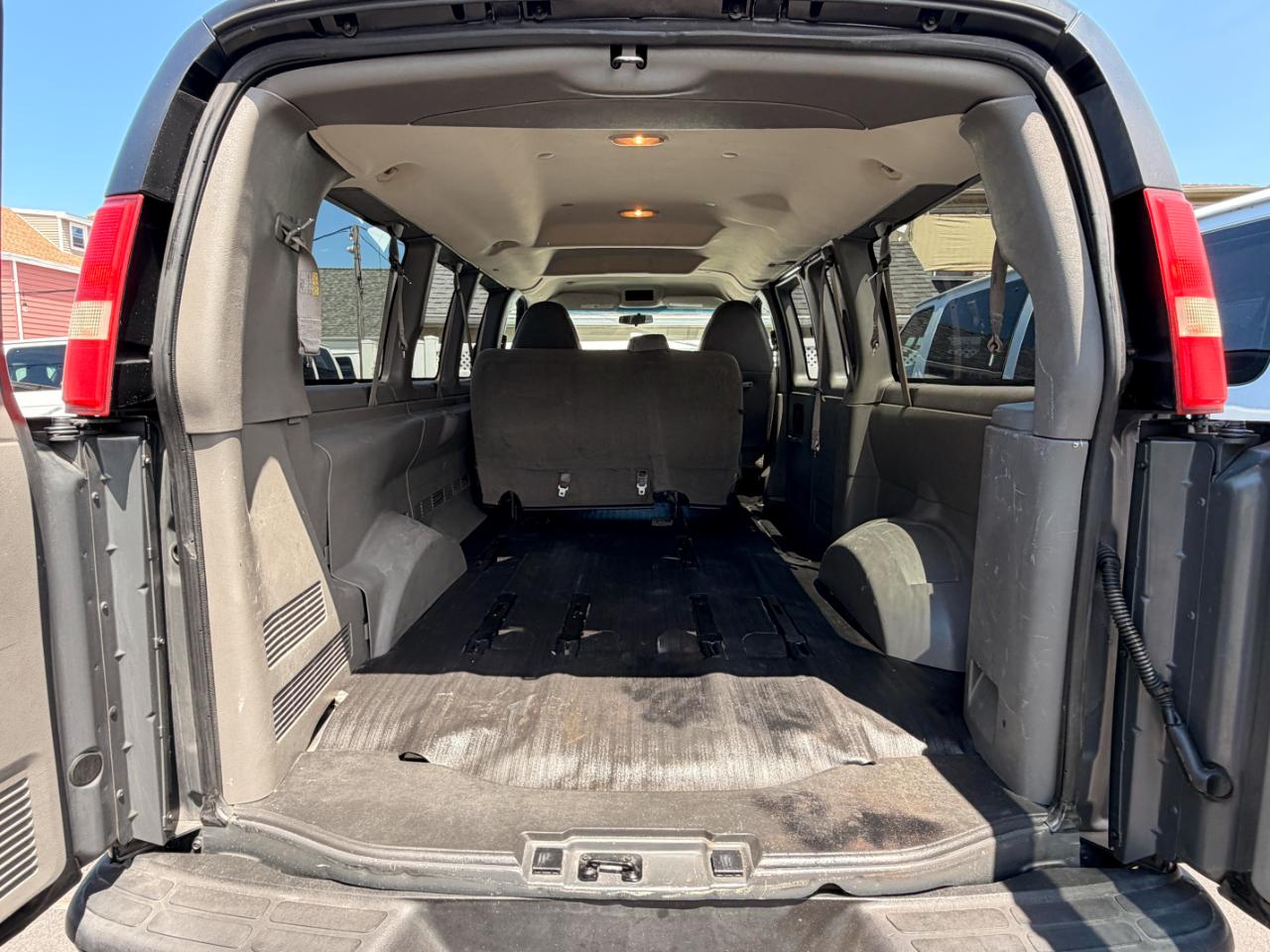 Chevrolet Express LS 2500 2015