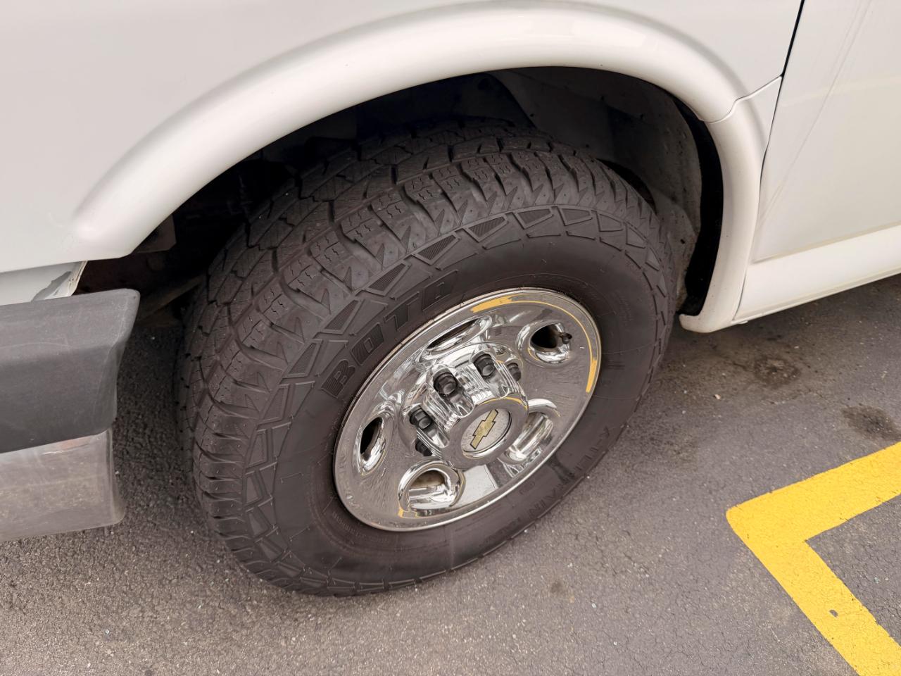 Chevrolet Express LT 3500 Extended 2013