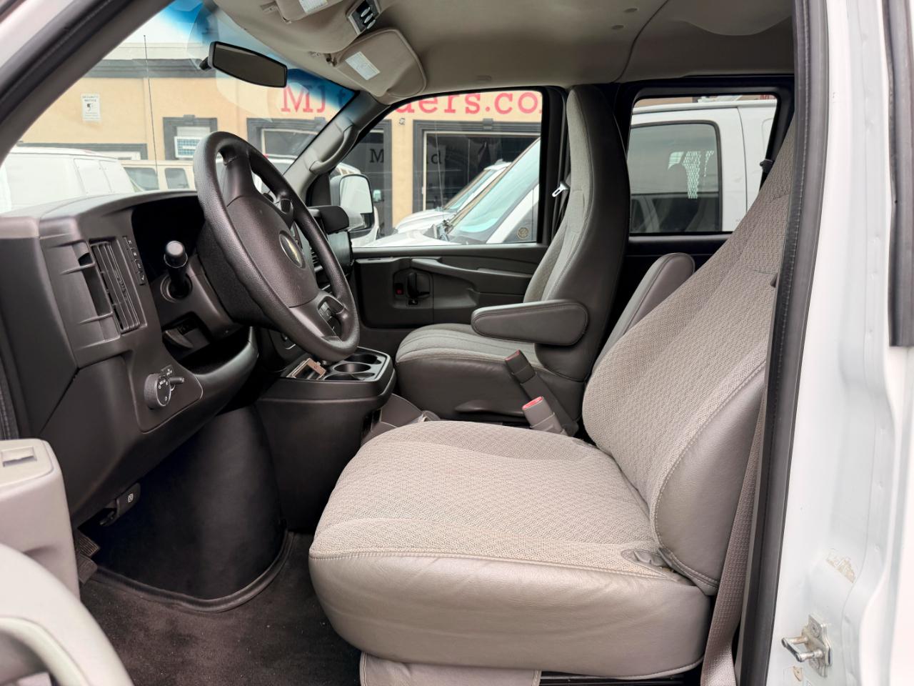 Chevrolet Express LT 3500 Extended 2013