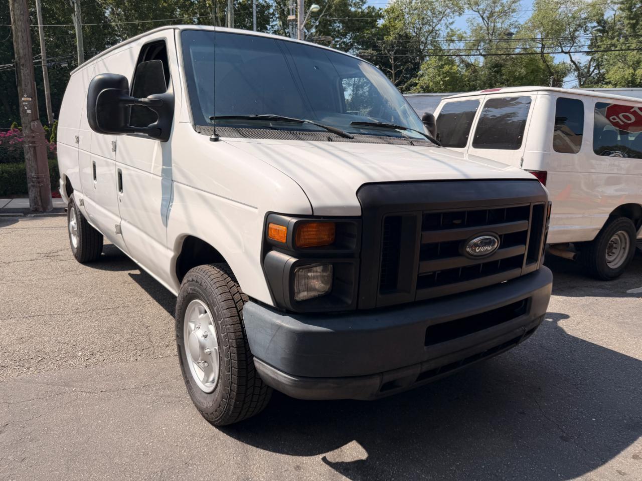 Ford Econoline E-350 Super Duty 2011