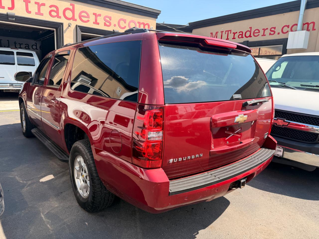 Chevrolet Suburban LT 1500 4WD 2010