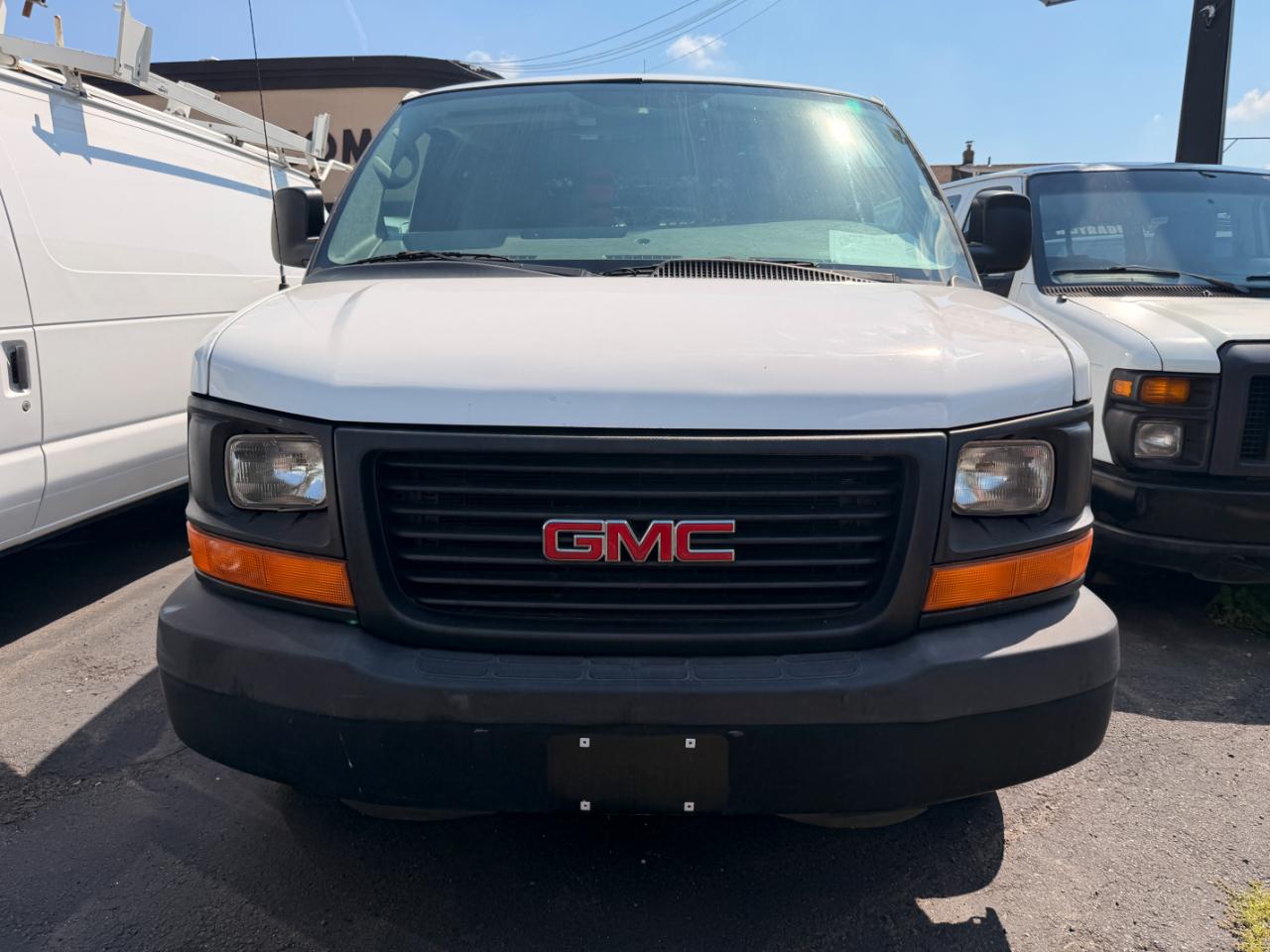 GMC Savana G3500 Cargo 2010