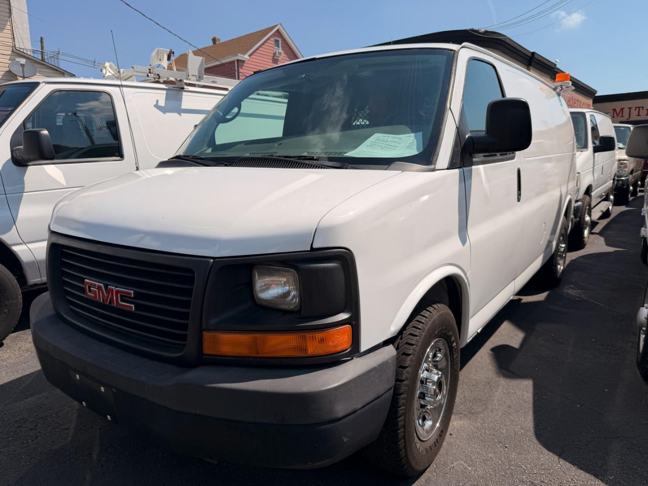 GMC Savana G3500 Cargo 2010