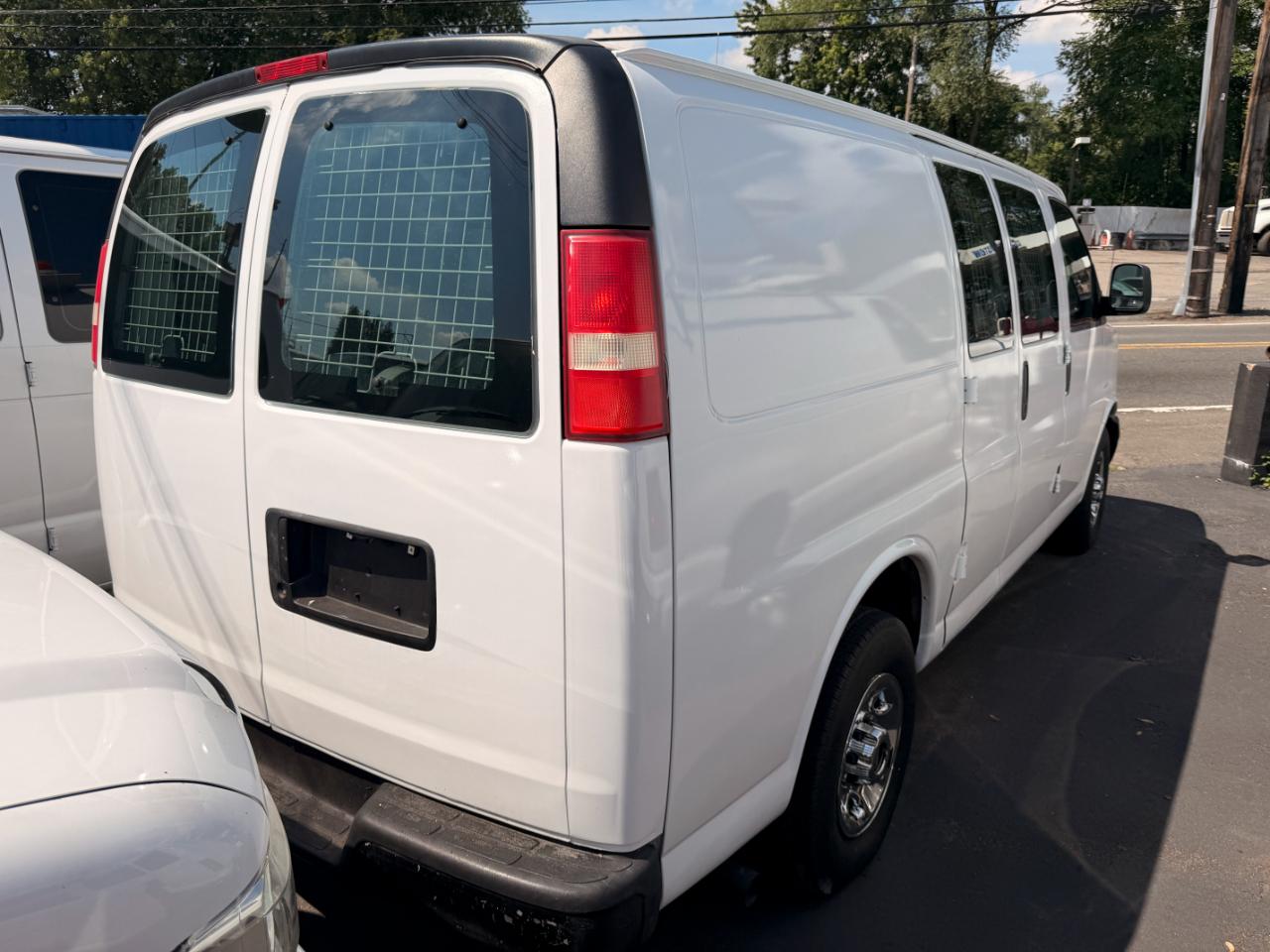 GMC Savana G3500 Cargo 2010