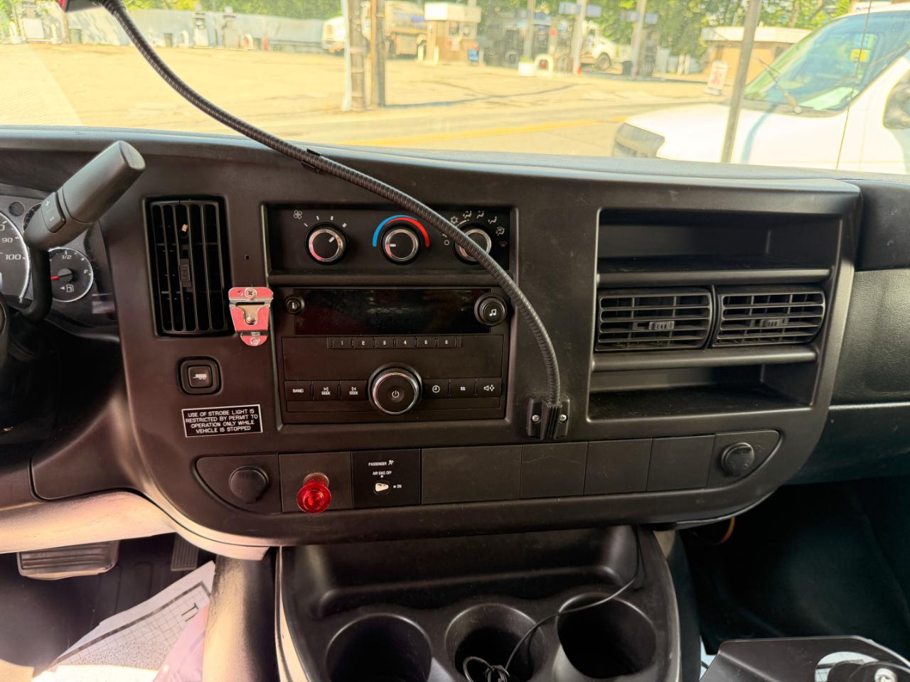 GMC Savana G3500 Cargo 2010