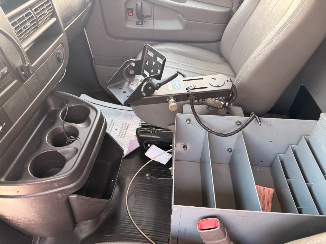 GMC Savana G3500 Cargo 2010
