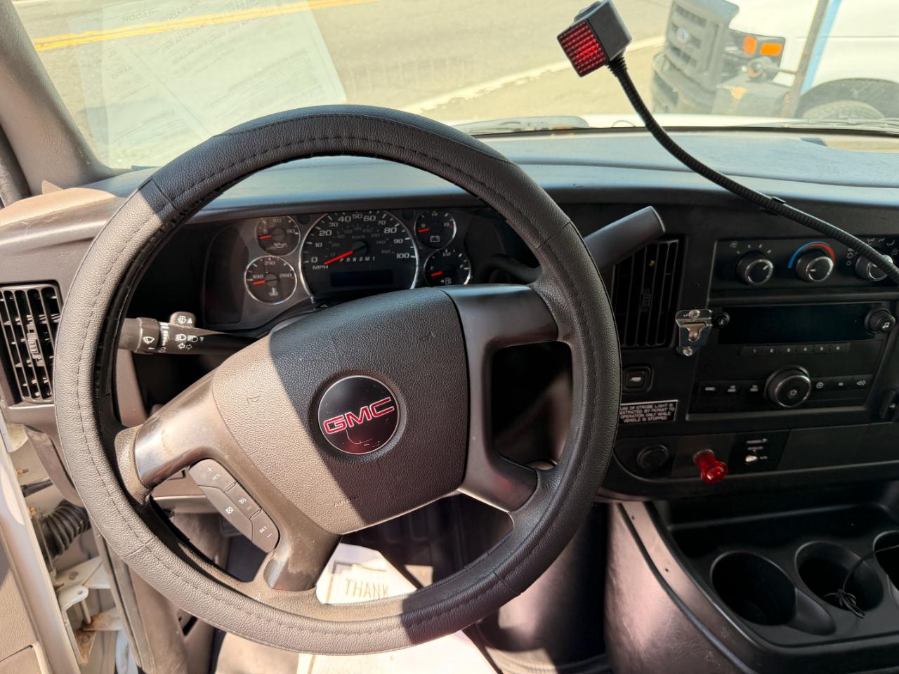 GMC Savana G3500 Cargo 2010