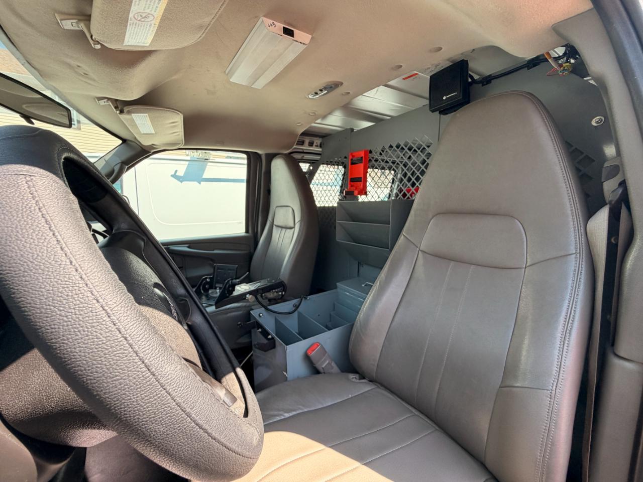GMC Savana G3500 Cargo 2010