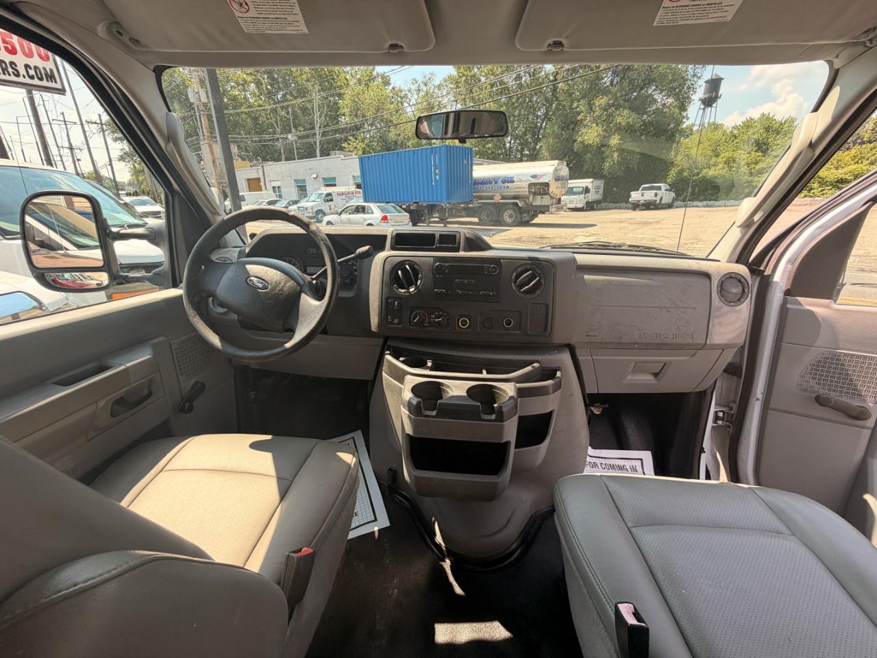 Ford Econoline E-150 2010